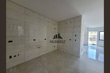 13_photo/94dcfcae63.b0d2f44e534b208d-ATLAS-17f4960b-d1cd-4302-94e1-b937740d6477.jpg de casa à venda com 3 quartos, 117m² em Capão Raso, Curitiba