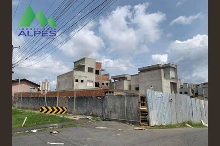 27_photo/94dcfcae63.c3b9fb60c1df5c5a-ATLAS-b1a45c6d-a32b-4aaa-86d5-f9e2fe392273.jpg de casa à venda com 3 quartos, 117m² em Capão Raso, Curitiba