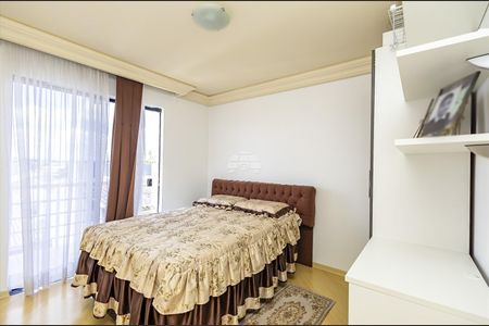 7_photo/94dcfcafb3.4e1a6e6486a440d9-ATLAS-00c082c9-d5e5-48a7-b104-9c6b3fb9f5f9.jpg de casa à venda com 4 quartos, 370m² em Capão Raso, Curitiba