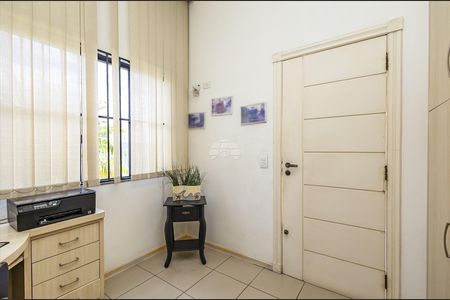 5_photo/94dcfcafb3.4e1a6e6486a440d9-ATLAS-0b8a85b5-4b72-4283-a0ca-eb56ec31295c.jpg de casa à venda com 4 quartos, 370m² em Capão Raso, Curitiba