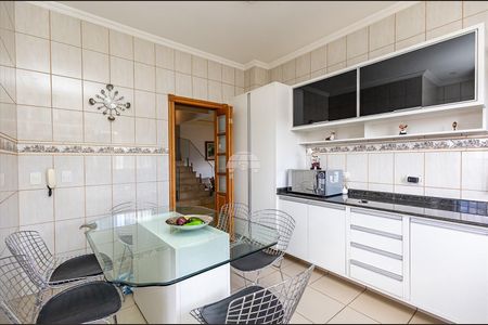 6_photo/94dcfcafb3.4e1a6e6486a440d9-ATLAS-661ad3fd-979f-46c7-9fd9-75f1eb1234ab.jpg de casa à venda com 4 quartos, 370m² em Capão Raso, Curitiba