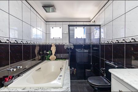 9_photo/94dcfcafb3.4e1a6e6486a440d9-ATLAS-8b7a2840-bbf6-4a23-ad21-88a57c3e0be5.jpg de casa à venda com 4 quartos, 370m² em Capão Raso, Curitiba