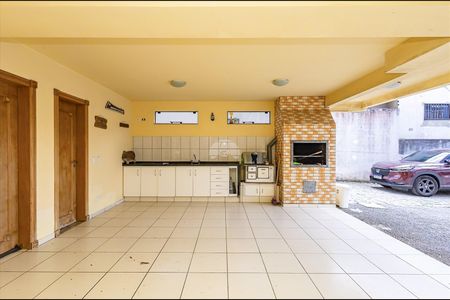 5_photo/94dcfcafb3.4e1a6e6486a440d9-ATLAS-db33d309-f090-4a0d-b88e-d63c050159b9.jpg de casa à venda com 4 quartos, 370m² em Capão Raso, Curitiba