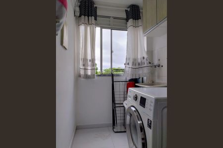 4_photo/94dcfcb167.b0b5338a87414230-ATLAS-92653fcc-934e-4d3c-91ef-81bb6efae59c.jpg de apartamento à venda com 3 quartos, 57m² em Capão Raso, Curitiba