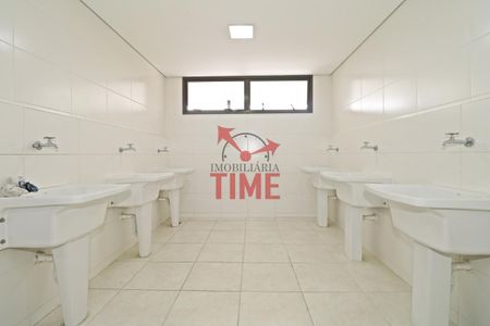 5_photo/94dcfcb2df.4f78f5db114c92cc-ATLAS-17151a67-69ff-4627-ad73-524b28c3f3b2.jpg de apartamento à venda com 2 quartos, 60m² em Capão Raso, Curitiba