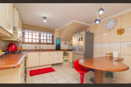 11_photo/94dcfcb2ef.2f15d505e37c7ac5-ATLAS-3088a94b-a93f-4e5b-ba20-0cfa232ee224.jpg de casa à venda com 4 quartos, 271m² em Capão Raso, Curitiba