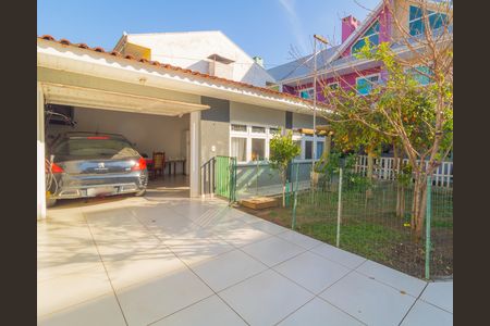 3_photo/94dcfcb2ef.2f15d505e37c7ac5-ATLAS-65cedf87-c4a0-4df9-81b6-c3b46a268db0.jpg de casa à venda com 4 quartos, 271m² em Capão Raso, Curitiba