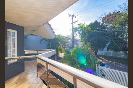 2_photo/94dcfcb2ef.2f15d505e37c7ac5-ATLAS-a0687800-cb1d-4e6c-afeb-75bfb7b2be79.jpg de casa à venda com 4 quartos, 271m² em Capão Raso, Curitiba