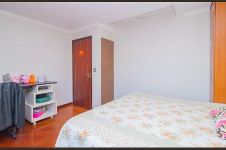 2_photo/94dcfcb2ef.2f15d505e37c7ac5-ATLAS-b63f4420-8565-445f-be7b-7ea0deb5e520.jpg de casa à venda com 4 quartos, 271m² em Capão Raso, Curitiba