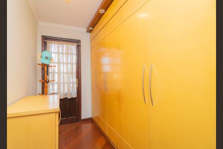 10_photo/94dcfcb2ef.2f15d505e37c7ac5-ATLAS-d4011f5f-013f-47ea-9c00-37533c729de4.jpg de casa à venda com 4 quartos, 271m² em Capão Raso, Curitiba