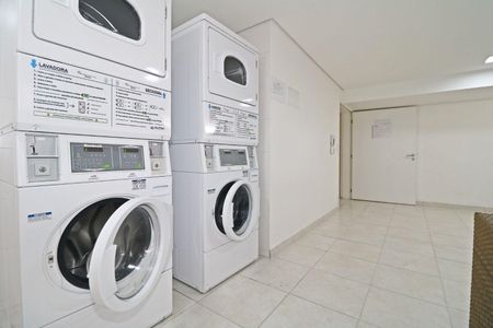 45_photo/94dcfcb2ef.c2d2c84843ef192a-ATLAS-8aa55a0a-97a9-4e37-805d-d734171f9b20.jpg de apartamento à venda com 2 quartos, 58m² em Capão Raso, Curitiba