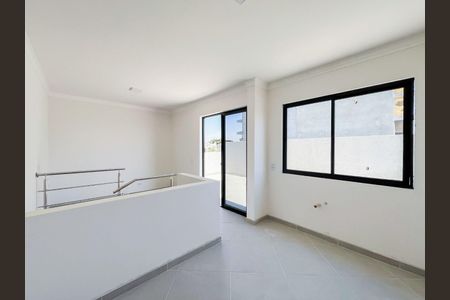 8_photo/94dcfcb2f5.eb4747a7722cd593-ATLAS-dcd76bc6-0113-47bd-9f72-2307387fd5de.jpg de casa à venda com 3 quartos, 140m² em Capão Raso, Curitiba