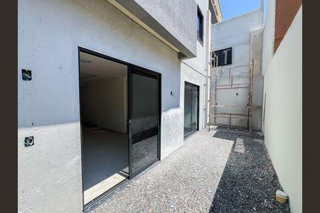 3_photo/94dcfcb2f5.eb4747a7722cd593-ATLAS-e08fd278-4fd7-450f-8c07-895dcf810191.jpg de casa à venda com 3 quartos, 140m² em Capão Raso, Curitiba