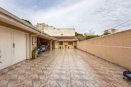 2_photo/94dcfcb35d.5a85c5bdfef41cf9-ATLAS-01d8272f-ce7e-4541-b7c6-e05beb0722ad.jpg de casa à venda com 3 quartos, 240m² em Capão Raso, Curitiba