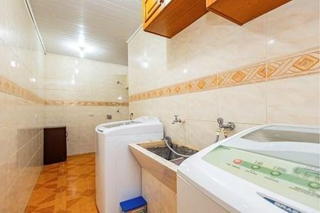 12_photo/94dcfcb35d.5a85c5bdfef41cf9-ATLAS-27231ec4-e933-48c5-b799-b57ab50c2264.jpg de casa à venda com 3 quartos, 240m² em Capão Raso, Curitiba