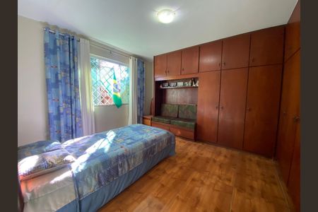 1_photo/94dcfcb35d.5a85c5bdfef41cf9-ATLAS-837938e8-ddc0-402f-b9b4-26cbc1163e1a.jpg de casa à venda com 3 quartos, 290m² em Capão Raso, Curitiba