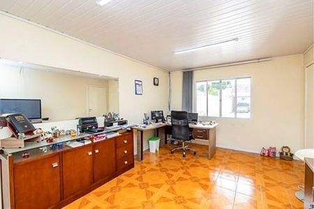 13_photo/94dcfcb35d.5a85c5bdfef41cf9-ATLAS-ba828f48-6e68-44be-b947-3159fdc02487.jpg de casa à venda com 3 quartos, 240m² em Capão Raso, Curitiba