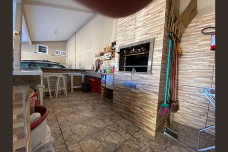 3_photo/94dcfcb35d.5a85c5bdfef41cf9-ATLAS-d0816fec-0517-41fe-b0c6-2a8b2d6fce82.jpg de casa à venda com 3 quartos, 290m² em Capão Raso, Curitiba