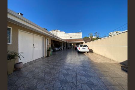 4_photo/94dcfcb35d.5a85c5bdfef41cf9-ATLAS-f7bcbaea-7c90-4ef6-b06c-7ebd81910ca0.jpg de casa à venda com 3 quartos, 290m² em Capão Raso, Curitiba