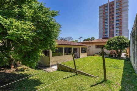 10_photo/94dcfcb3bb.fbcd7a2e7ac63d93-ATLAS-3c66874f-189a-4ed4-b6e1-c8251d6ca3ef.jpg de casa à venda com 3 quartos, 200m² em Capão Raso, Curitiba