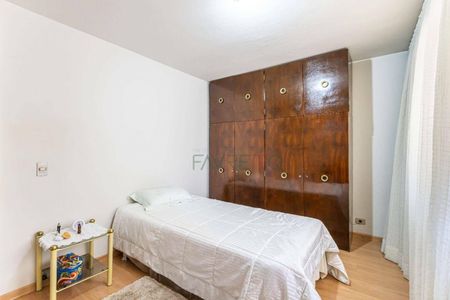 5_photo/94dcfcb3bb.fbcd7a2e7ac63d93-ATLAS-7e143428-fe88-46c1-9209-144354eae499.jpg de casa à venda com 3 quartos, 200m² em Capão Raso, Curitiba