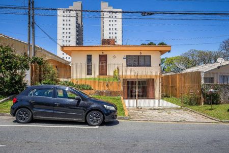 2_photo/94dcfcb3bb.fbcd7a2e7ac63d93-ATLAS-b95ad27e-8ea6-4440-a83f-78c90939315f.jpg de casa à venda com 3 quartos, 200m² em Capão Raso, Curitiba