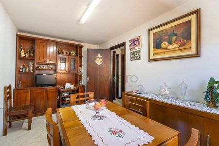 3_photo/94dcfcb3bb.fbcd7a2e7ac63d93-ATLAS-bba1c1bd-b6d8-497b-8270-3de48aa31182.jpg de casa à venda com 3 quartos, 200m² em Capão Raso, Curitiba