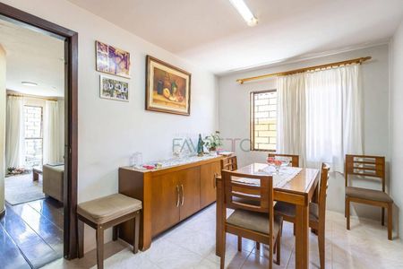 3_photo/94dcfcb3bb.fbcd7a2e7ac63d93-ATLAS-e92ec4e2-a8c2-4c98-a103-71d0118998e4.jpg de casa à venda com 3 quartos, 200m² em Capão Raso, Curitiba