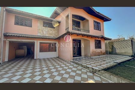 5_photo/94dcfcb48b.b028408754d3f5d1-ATLAS-7a8b9ee2-79b2-41ba-b8d8-030207506a4a.jpg de casa à venda com 3 quartos, 270m² em Capão Raso, Curitiba