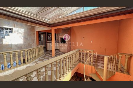 8_photo/94dcfcb48b.b028408754d3f5d1-ATLAS-8d1f85b2-601f-4efb-9cbb-fb1f746a579b.jpg de casa à venda com 3 quartos, 270m² em Capão Raso, Curitiba