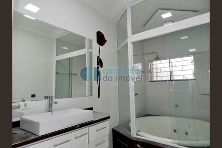 2_photo/94dcfcb4af.be31b5bde481aac2-ATLAS-5616be25-7e38-424d-9500-e005ed145a52.jpg de casa à venda com 5 quartos, 430m² em Capão Raso, Curitiba