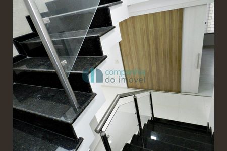 6_photo/94dcfcb4af.be31b5bde481aac2-ATLAS-5c6e6ada-abf2-401d-8720-9ebb6a8c4fa8.jpg de casa à venda com 5 quartos, 430m² em Capão Raso, Curitiba