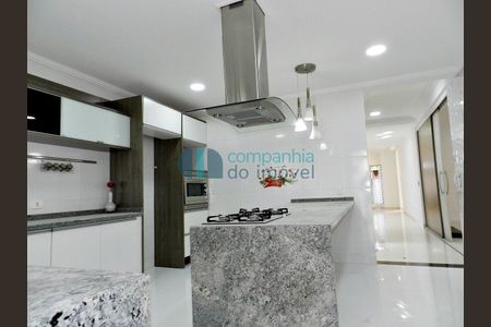 9_photo/94dcfcb4af.be31b5bde481aac2-ATLAS-d8f74b09-7ef7-4292-8ddf-944ba3e0bf6c.jpg de casa à venda com 5 quartos, 430m² em Capão Raso, Curitiba