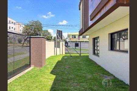 1_photo/94dcfcb693.f2c8c659ffa0a6bc-ATLAS-42f77862-d86d-4343-bf78-2bd5c5626f9b.jpg de casa à venda com 3 quartos, 131m² em Capão Raso, Curitiba