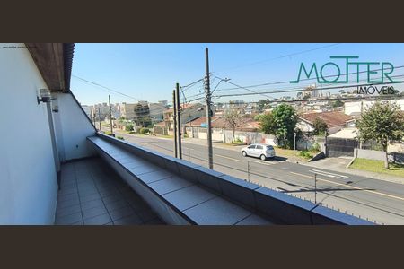 6_photo/94dcfcb697.ebbd8bc3dc39b939-ATLAS-054e8455-e879-4e73-b985-a9799280e77c.jpg de casa à venda com 4 quartos, 213m² em Capão Raso, Curitiba