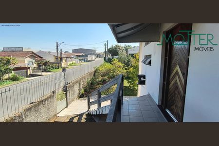 2_photo/94dcfcb697.ebbd8bc3dc39b939-ATLAS-64ef620f-68d9-4ac8-b05d-86ecfa42633e.jpg de casa à venda com 4 quartos, 213m² em Capão Raso, Curitiba