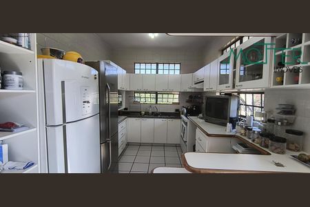 2_photo/94dcfcb697.ebbd8bc3dc39b939-ATLAS-b8ea2958-d5a5-4ab3-a206-c8ada1074e72.jpg de casa à venda com 4 quartos, 213m² em Capão Raso, Curitiba