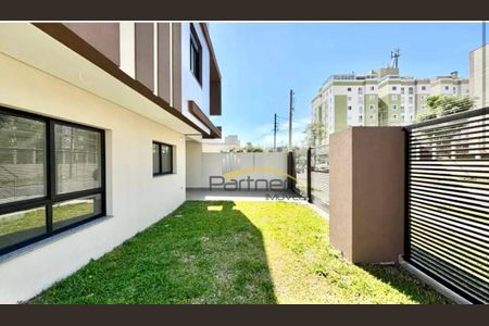 9_photo/94dcfcb6cb.e9bc35269128f7e8-ATLAS-0abcc4ff-8d73-467a-9e96-c152f5d21afb.jpg de casa à venda com 3 quartos, 132m² em Capão Raso, Curitiba