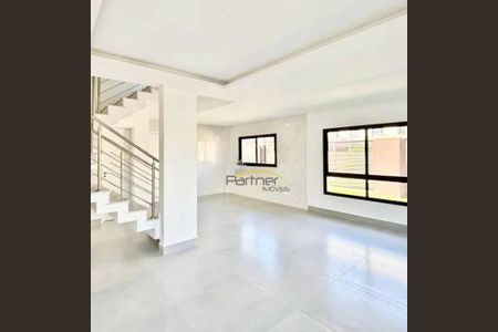 10_photo/94dcfcb6cb.e9bc35269128f7e8-ATLAS-479ba7e4-2f9d-495c-a282-26f6a25ce8cc.jpg de casa à venda com 3 quartos, 132m² em Capão Raso, Curitiba