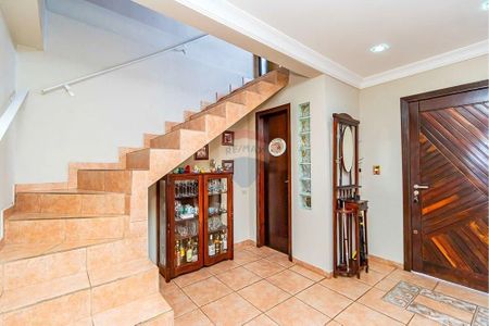 29_photo/94dcfcb73f.d9142c0c1a956d72-ATLAS-aa77d06d-c23d-40be-a3dc-7fe99e854199.jpg de casa à venda com 3 quartos, 195m² em Capão Raso, Curitiba