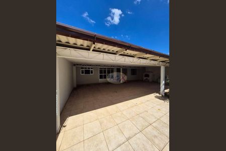 31_photo/94dcfcb7fb.6e795dfd64e180cd-ATLAS-204058f4-5e24-4fdd-9f80-1849da66a045.jpg de casa à venda com 3 quartos, 350m² em Capão Raso, Curitiba