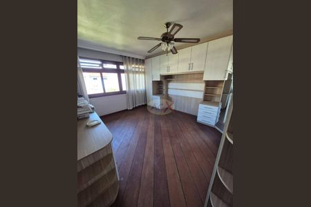 6_photo/94dcfcb7fb.6e795dfd64e180cd-ATLAS-a7207aec-c745-4635-988e-1d2025e19189.jpg de casa à venda com 3 quartos, 350m² em Capão Raso, Curitiba