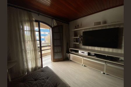 4_photo/94dcfcb893.c735d14336f4737f-ATLAS-1d615886-51e7-4623-b80d-cbe963fddeb8.jpg de casa à venda com 3 quartos, m² em Capão Raso, Curitiba