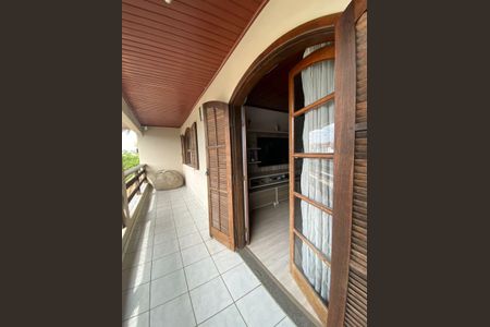40_photo/94dcfcb893.c735d14336f4737f-ATLAS-510cf7a2-2aa3-4e34-8385-47275128d9af.jpg de casa à venda com 3 quartos, m² em Capão Raso, Curitiba