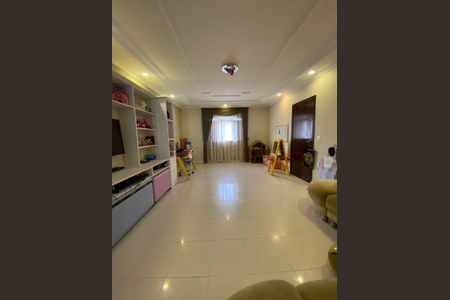 27_photo/94dcfcb893.c735d14336f4737f-ATLAS-db41d032-6765-43d2-a855-da6c7f81a276.jpg de casa à venda com 3 quartos, m² em Capão Raso, Curitiba
