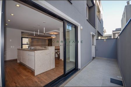 5_photo/94dcfcb9df.75abd318ebcac133-ATLAS-2fb9d3bb-05a8-42eb-8fc6-906d1441ecd9.jpg de casa à venda com 3 quartos, 204m² em Capão Raso, Curitiba