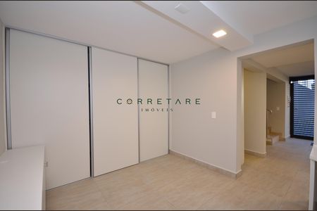 8_photo/94dcfcb9df.75abd318ebcac133-ATLAS-97d9a968-7dca-4571-ad44-17cdbfdfdde4.jpg de casa à venda com 3 quartos, 204m² em Capão Raso, Curitiba