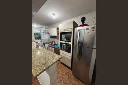 5_photo/94dcfcbb79.1c30879e3ee593f9-ATLAS-aa83db1a-c445-468b-ad8a-75edd339d55a.jpg de apartamento à venda com 2 quartos, 54m² em Capão Raso, Curitiba