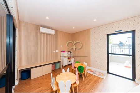 45_photo/94dcfcbc3f.0e1e8baec5d6e495-ATLAS-3fe8c5cd-5c80-4c54-9cfc-e96b4a92b9b5.jpg de apartamento à venda com 2 quartos, 152m² em Capão Raso, Curitiba