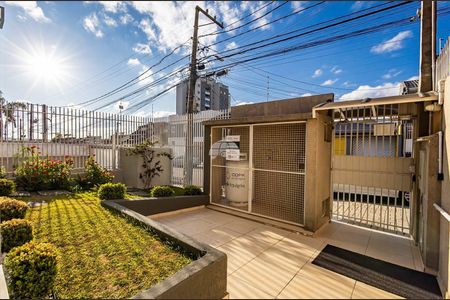 6_photo/94dcfcbc4d.e07ccc6d8ea621bc-ATLAS-f5657761-4499-4d7e-b24c-e749d756b9f0.jpg de apartamento à venda com 3 quartos, 83m² em Capão Raso, Curitiba